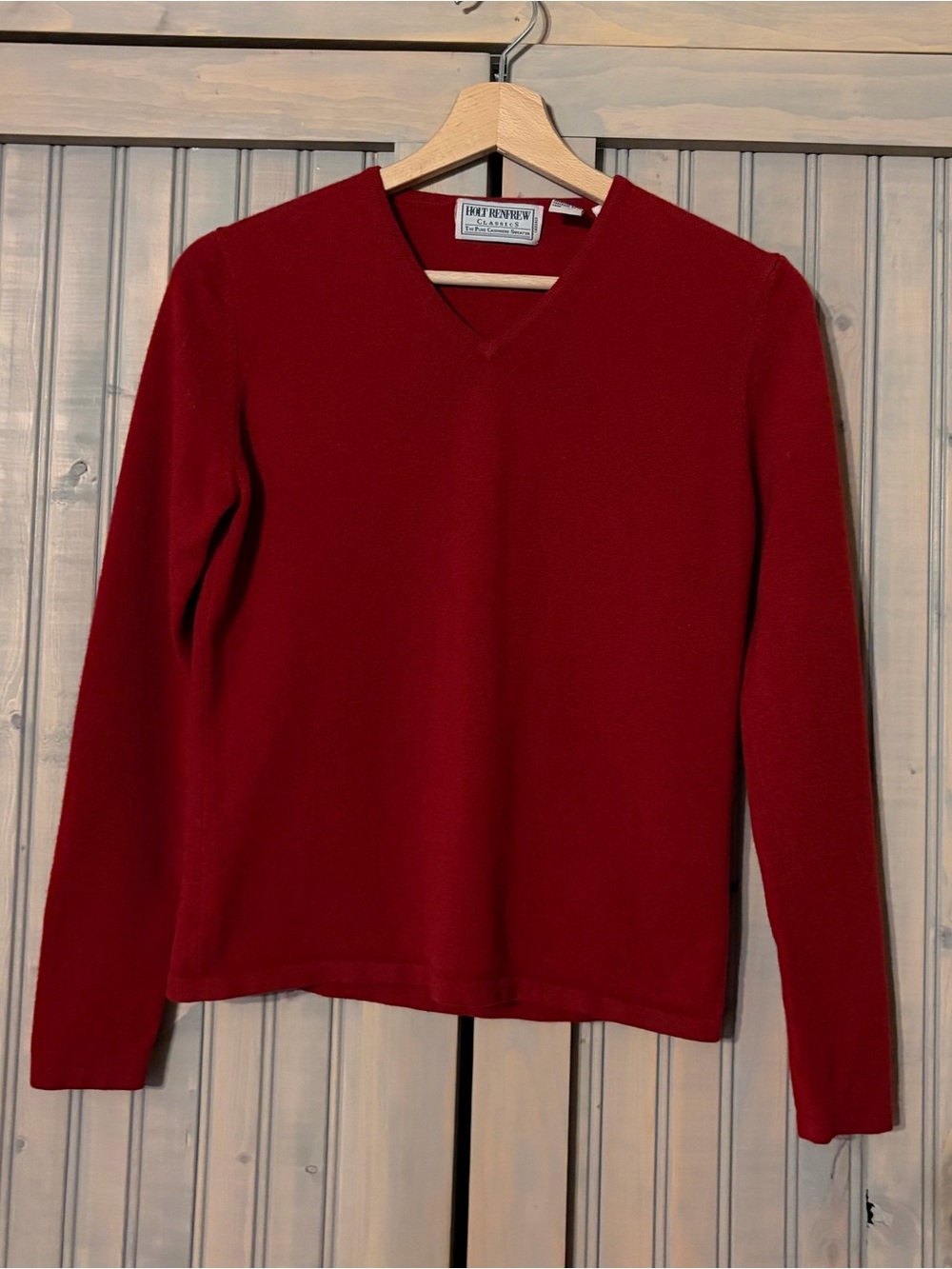 Holt Renfrew Women’s Red V-Neck Cashmere Sweater